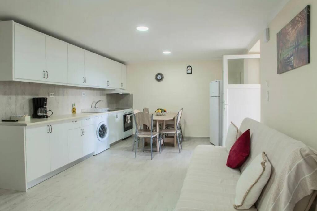 Newly Reconstructed Flat 107Sqm! Apartment Chania  Ngoại thất bức ảnh